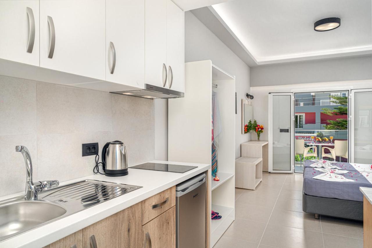 Breeze Luxury Rooms Лаганас Екстериор снимка