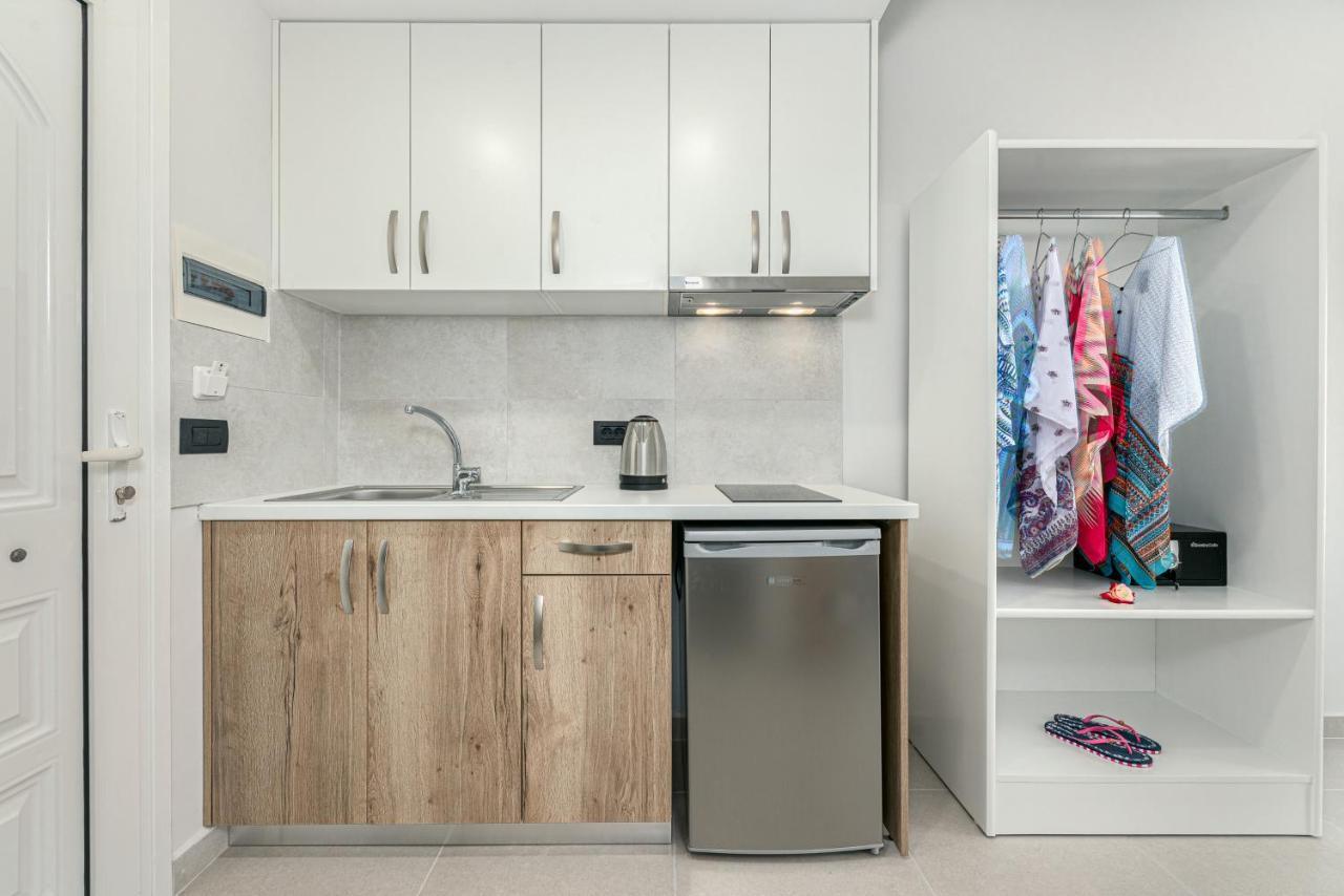 Breeze Luxury Rooms Лаганас Екстериор снимка